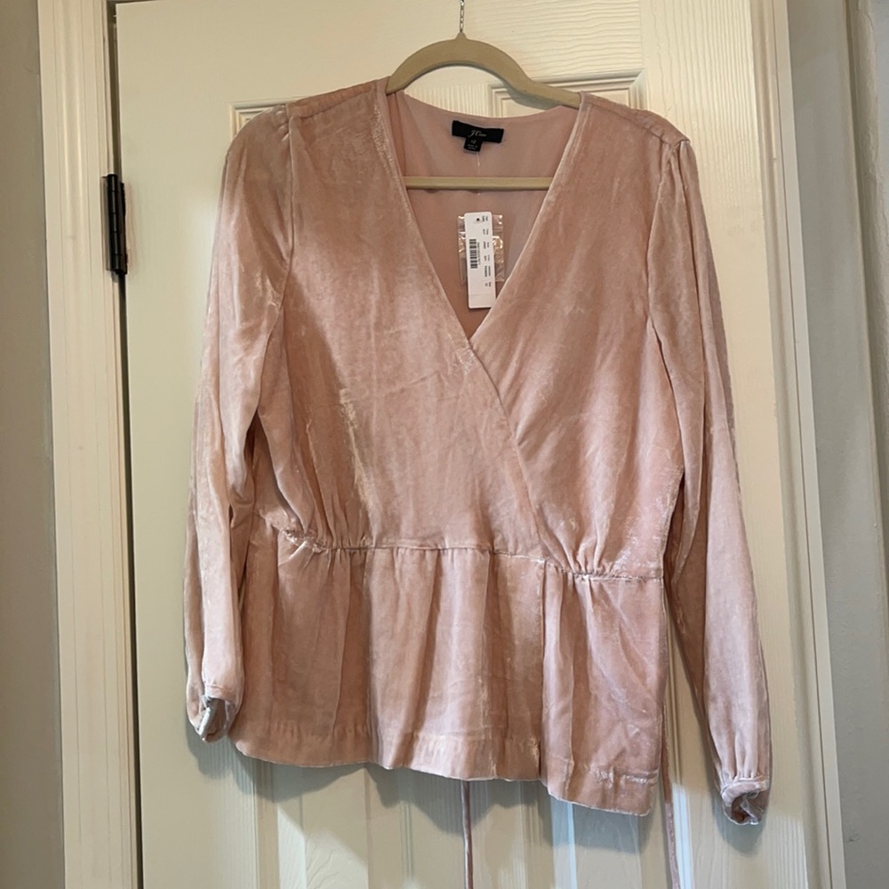 New with tags faux velvet top, light pink
